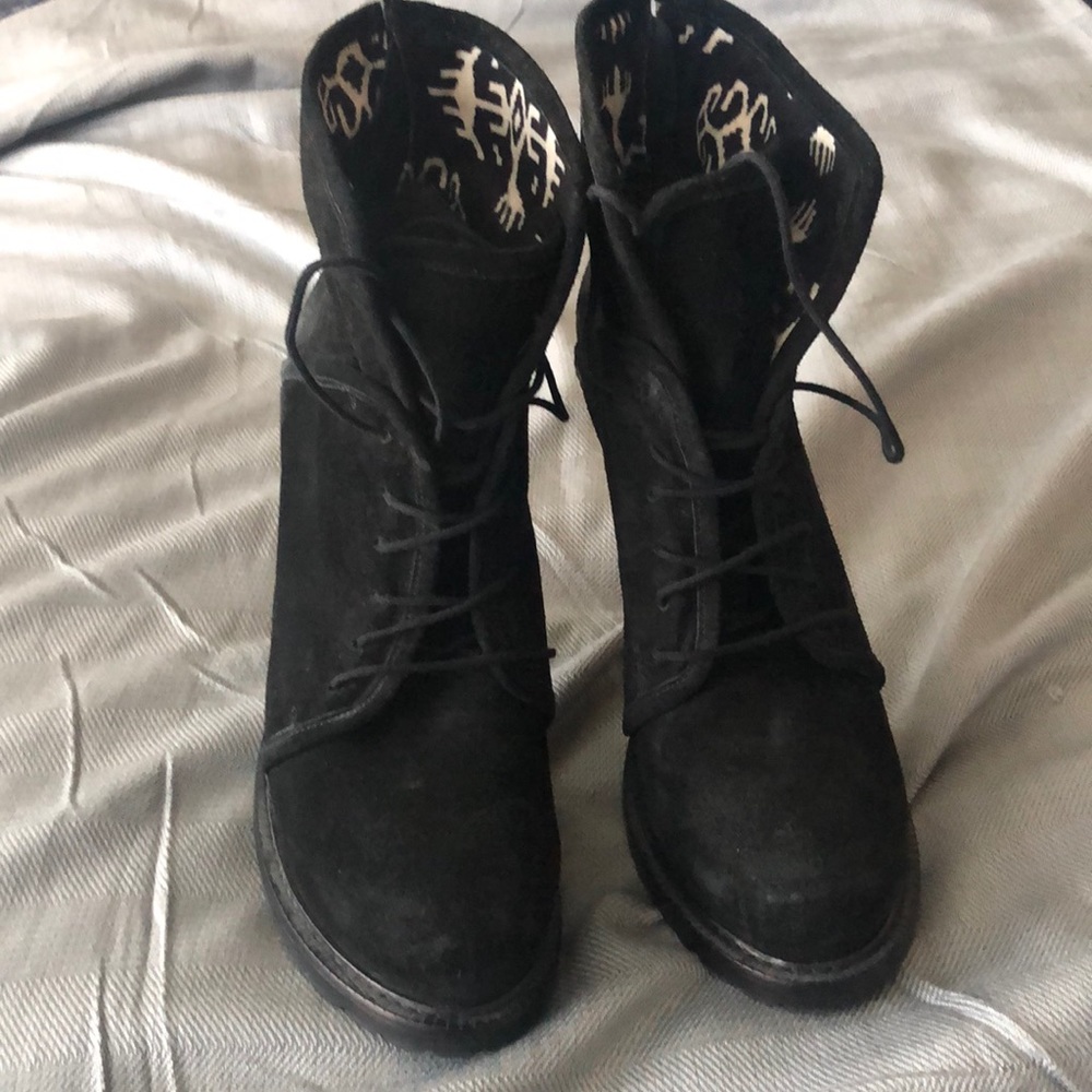 Elizabeth and James Ankle boots 10M - Picture 2 of 8